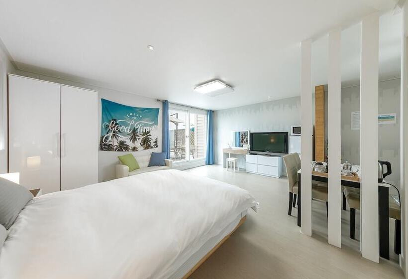 Namhae Sea And View Pool Villa Pension