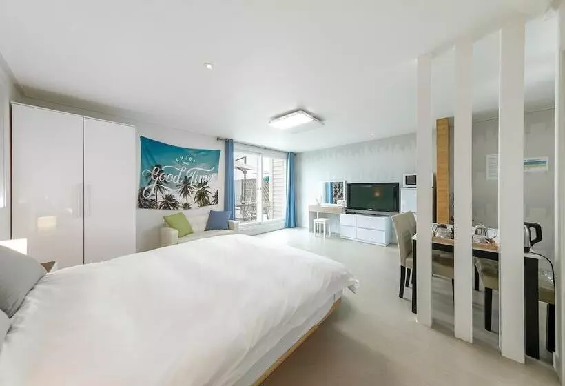 Namhae Sea And View Pool Villa Pension