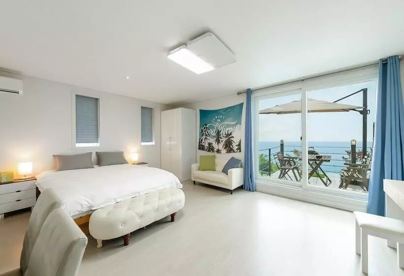 Namhae Sea And View Pool Villa Pension