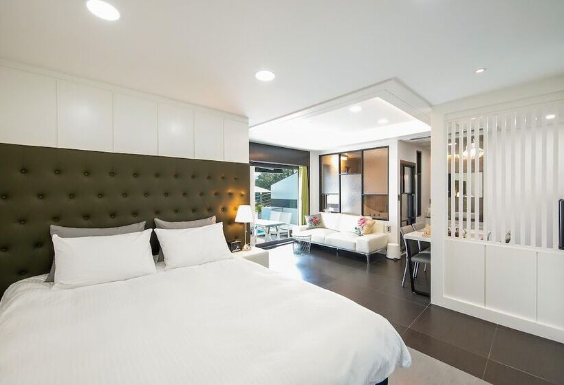 Namhae Sea And View Pool Villa Pension