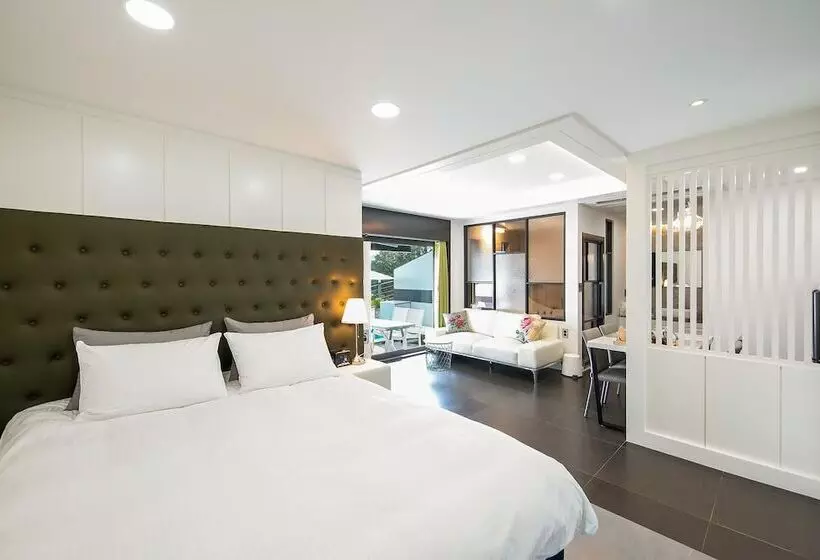 Namhae Sea And View Pool Villa Pension