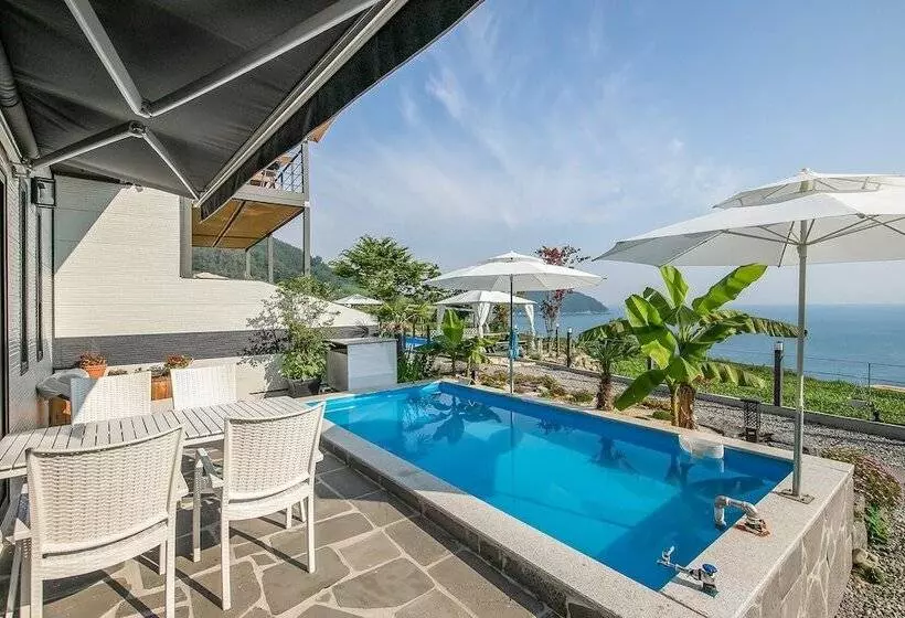 Namhae Sea And View Pool Villa Pension
