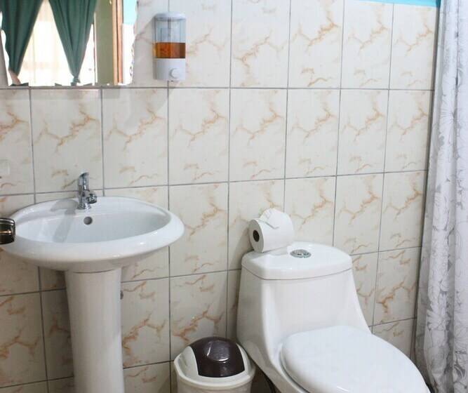 پانسیون Cabinas Cascada Rio Celeste