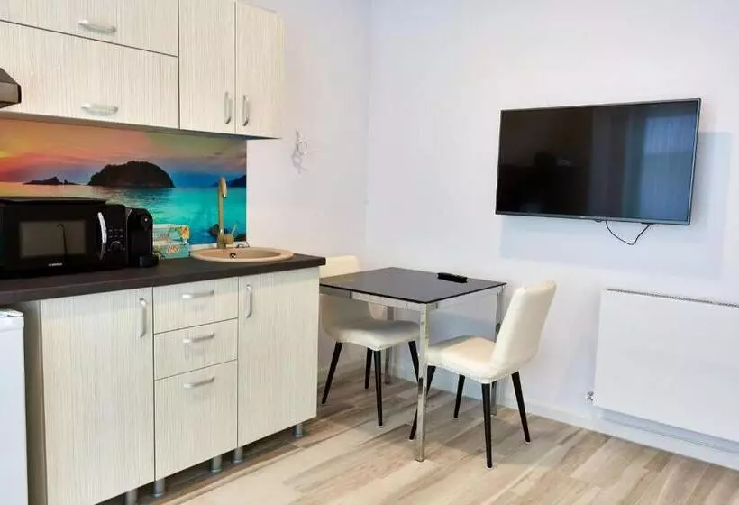 Studio Bel Air Lotus