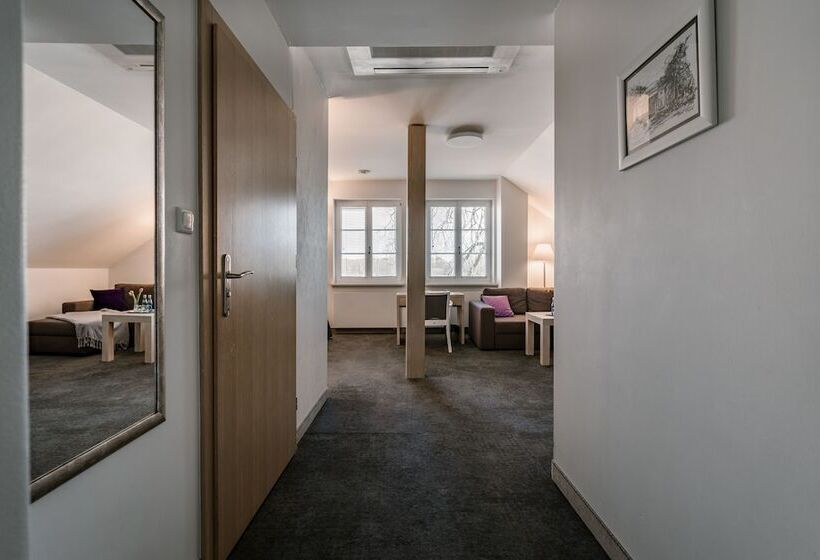 ホテル Dwor Droblin