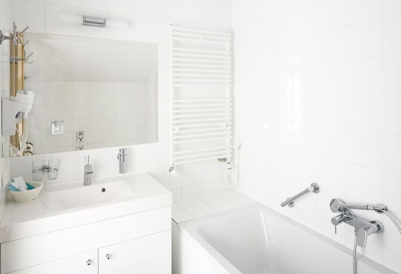 ホテル Dwor Droblin