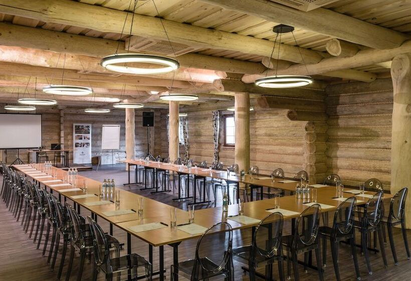 ホテル Dwor Droblin