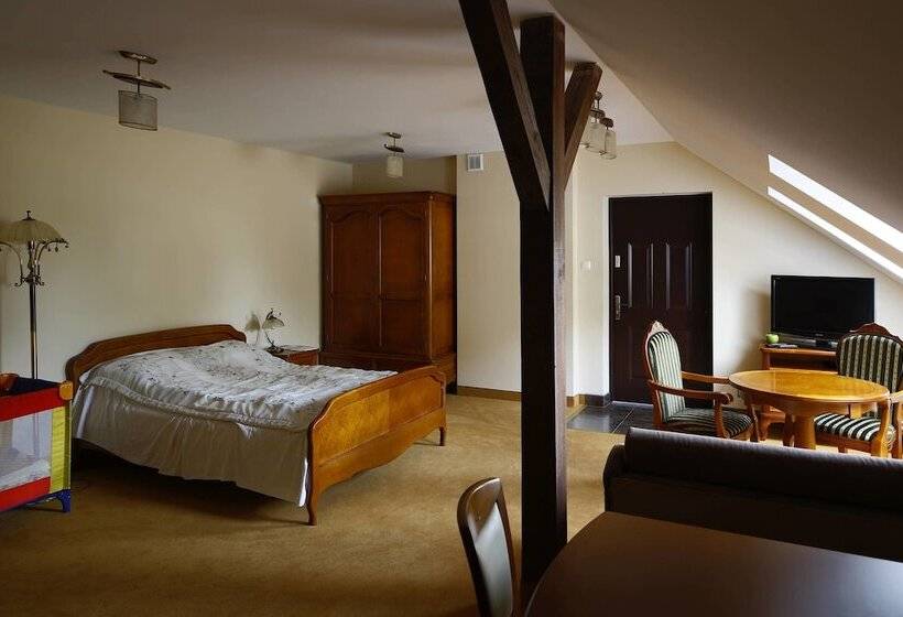 ホテル Dwor Droblin