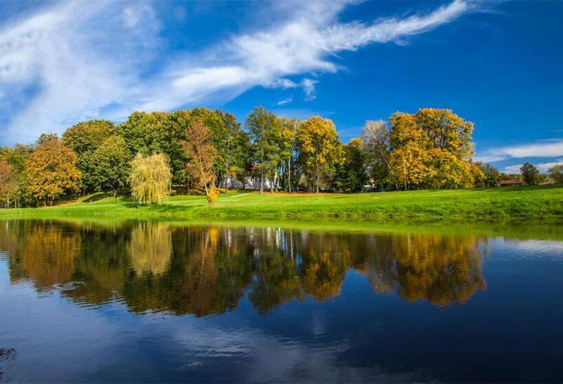 ホテル Dwór Sanna