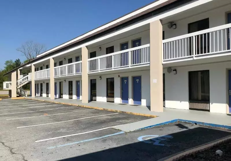 Hotelli Econo Lodge