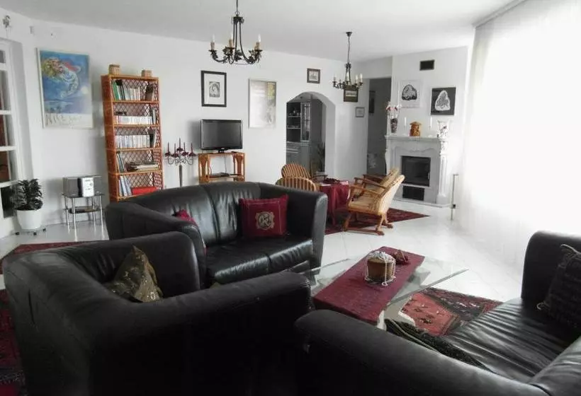 ホテル Lijoli Lounge Vendégház