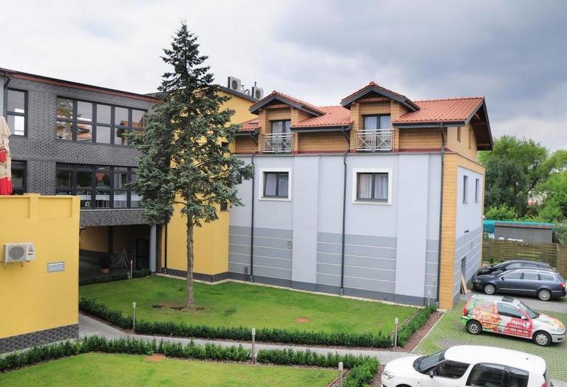 בית מלון כפרי Neapol