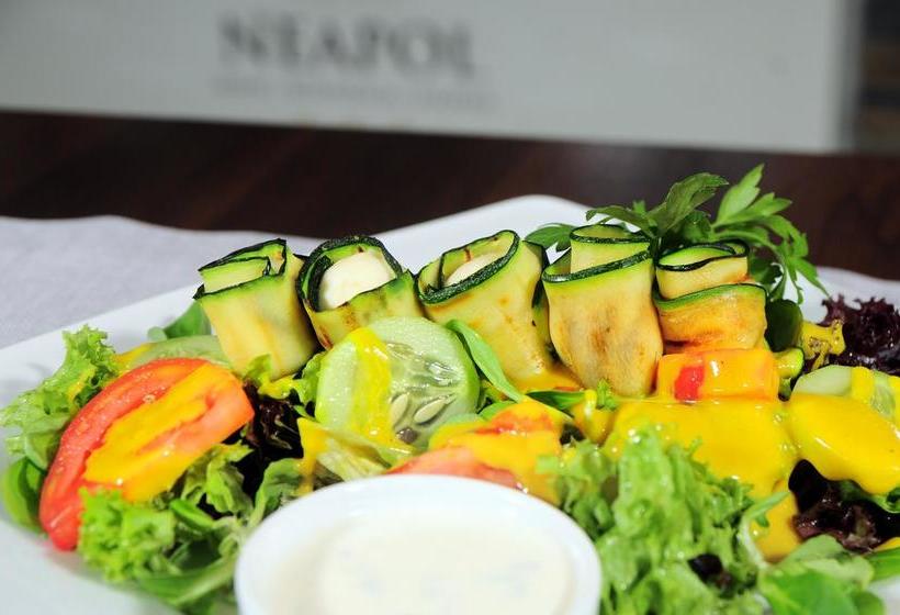 בית מלון כפרי Neapol