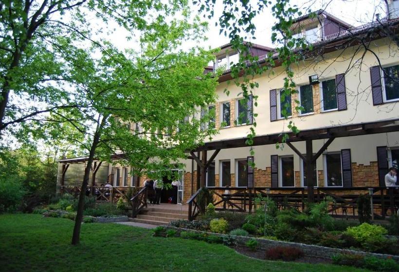 בית מלון כפרי Park Na Wojskiego