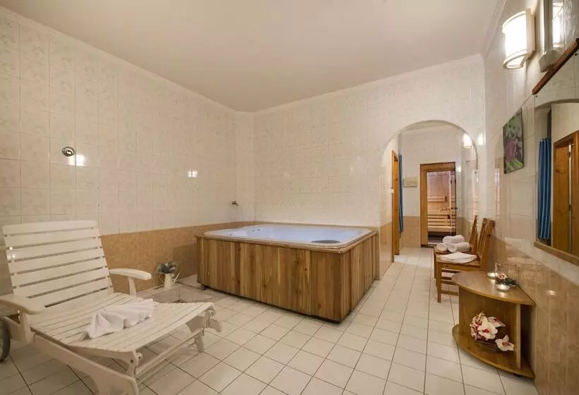 Hotelli Penzion Pleso