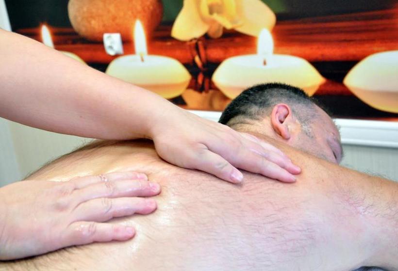 هتل Zdrojowy Sanus