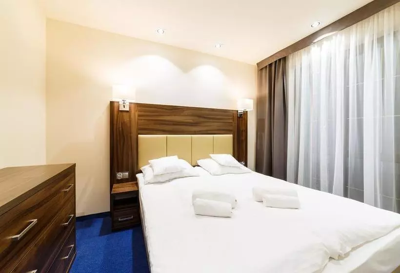 Hotelli Sanvit Lake Resort & Spa