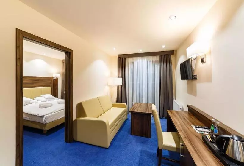 Hotelli Sanvit Lake Resort & Spa