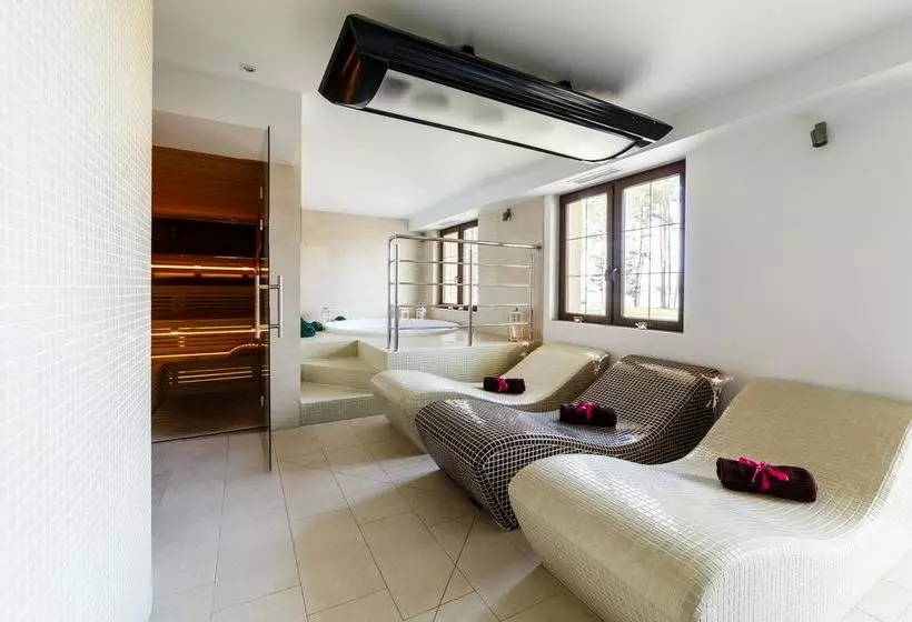 Hotelli Sanvit Lake Resort & Spa
