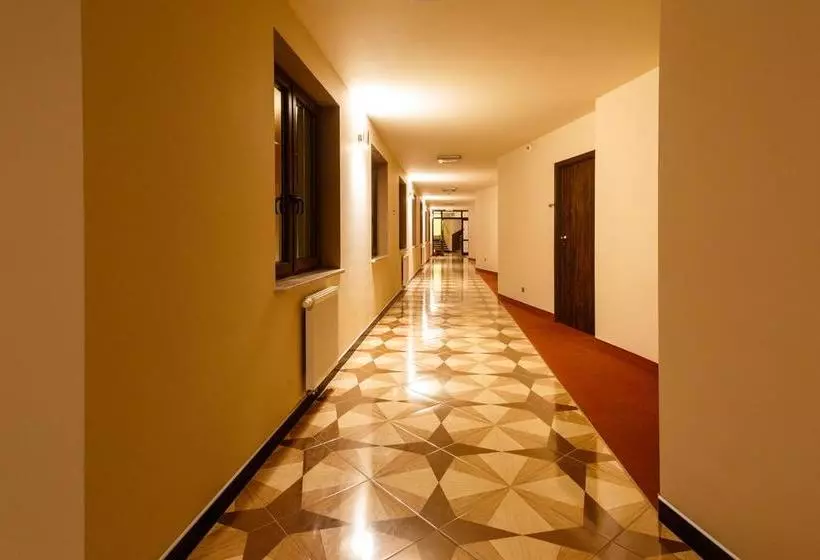 Hotelli Sanvit Lake Resort & Spa