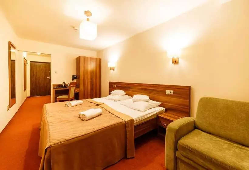 Hotelli Sanvit Lake Resort & Spa