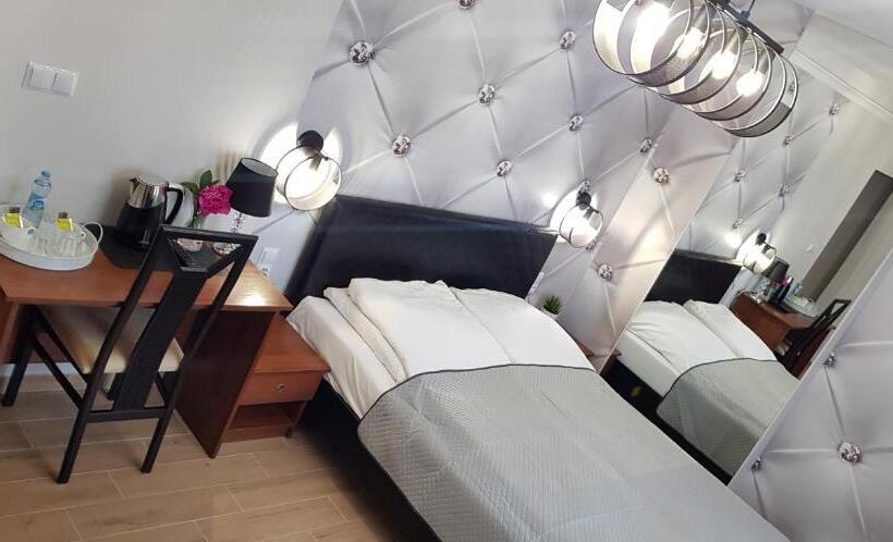 فندق Willa-restauracja Victoria