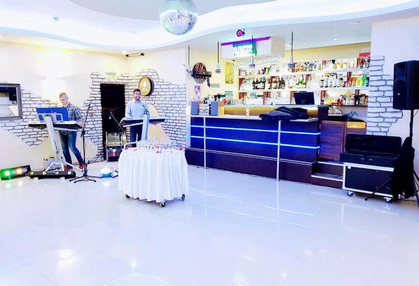 فندق Willa-restauracja Victoria