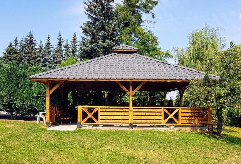 فندق Willa-restauracja Victoria