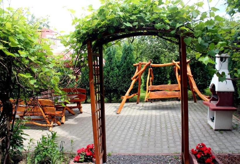 فندق Willa-restauracja Victoria