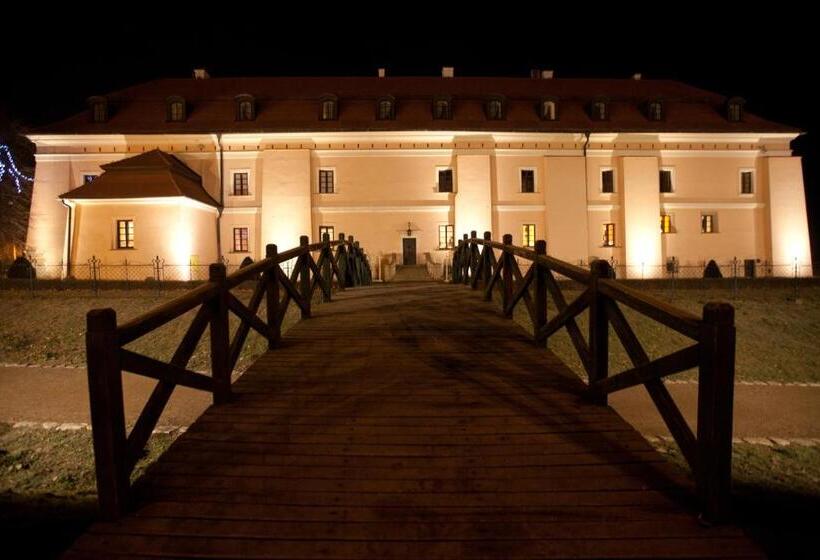 فندق Zamek Królewski W Niepołomicach