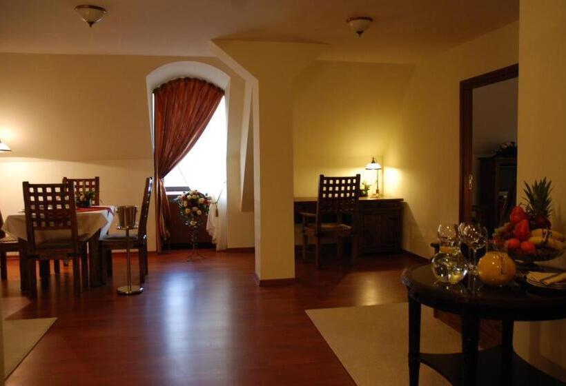 فندق Zamek Królewski W Niepołomicach