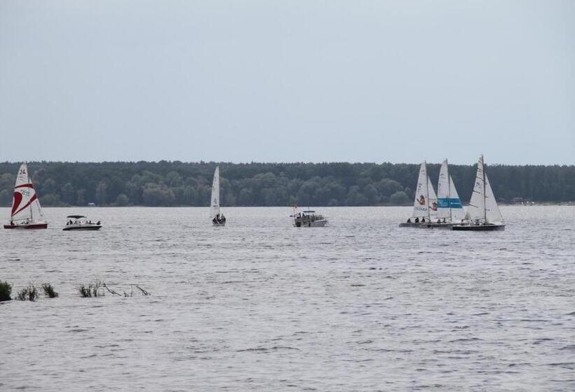 Отель Zielony & Ow Borowik & Pensjonat Manhattan Centrum Rekreacji I Wypoczynku Gastrotur