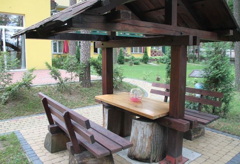 Отель Zielony & Ow Borowik & Pensjonat Manhattan Centrum Rekreacji I Wypoczynku Gastrotur