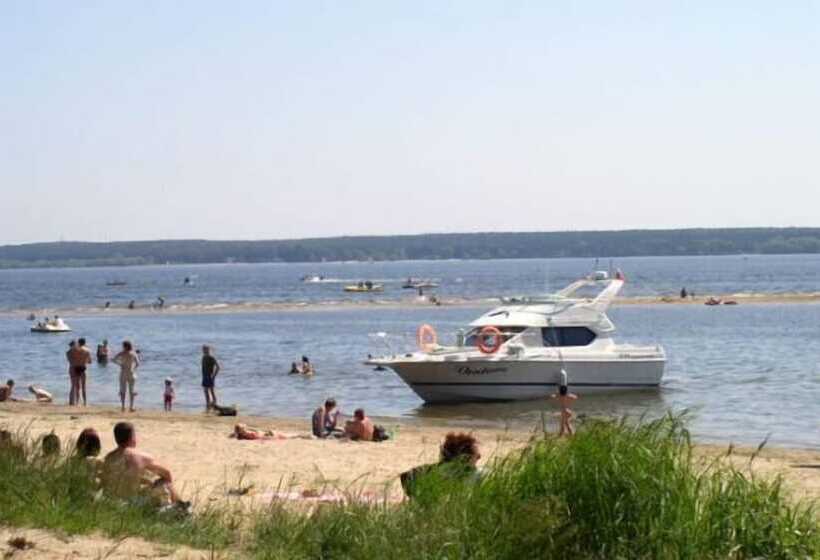 Отель Zielony & Ow Borowik & Pensjonat Manhattan Centrum Rekreacji I Wypoczynku Gastrotur