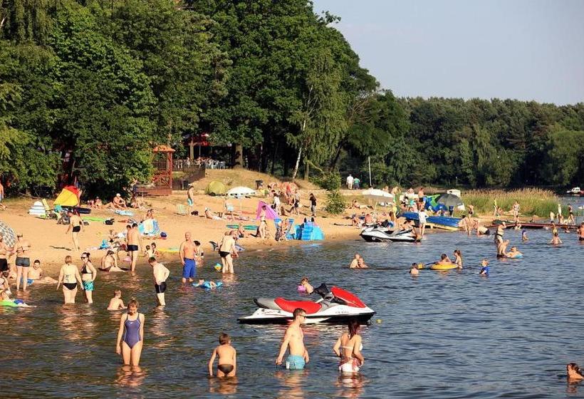 Отель Zielony & Ow Borowik & Pensjonat Manhattan Centrum Rekreacji I Wypoczynku Gastrotur