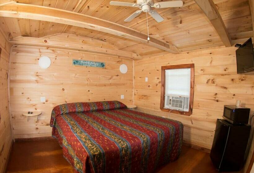 King Hendrick Motel And Suites