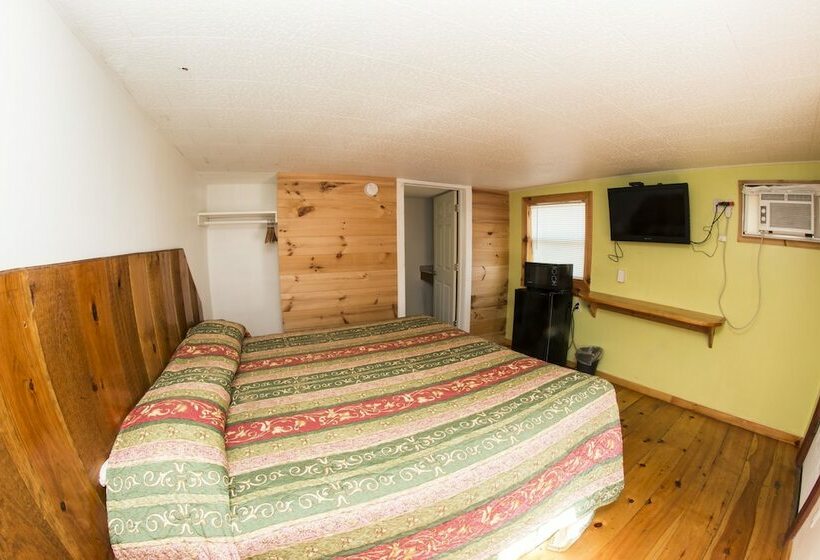 King Hendrick Motel And Suites