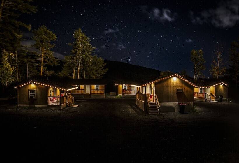 King Hendrick Motel And Suites