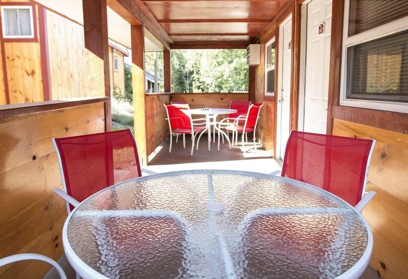 King Hendrick Motel And Suites