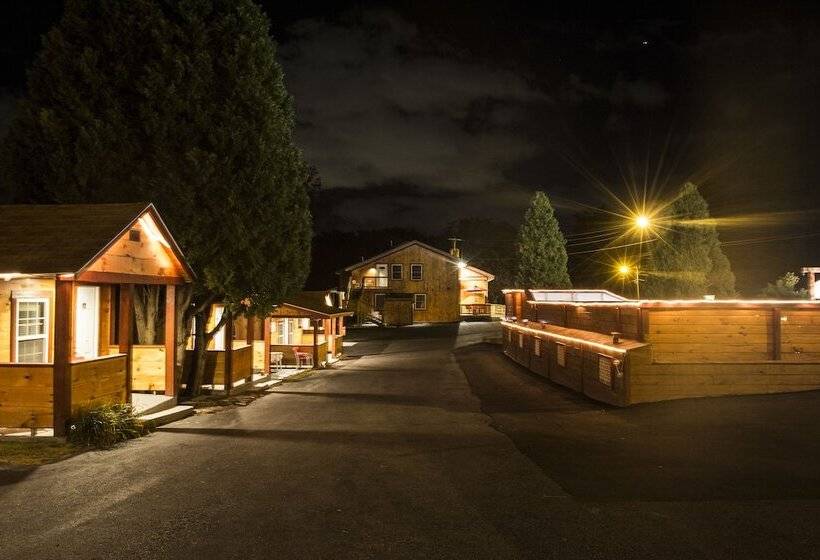 King Hendrick Motel And Suites