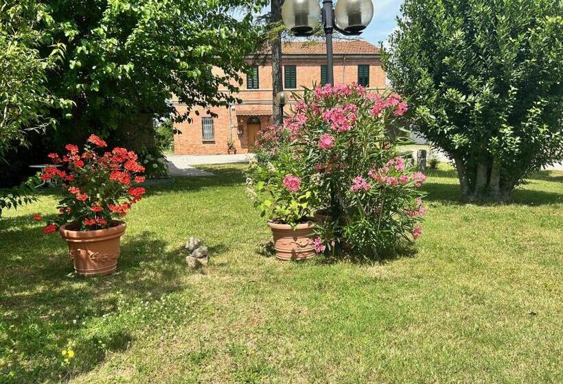 تختخواب و صبحانه La Casa Delle Querce