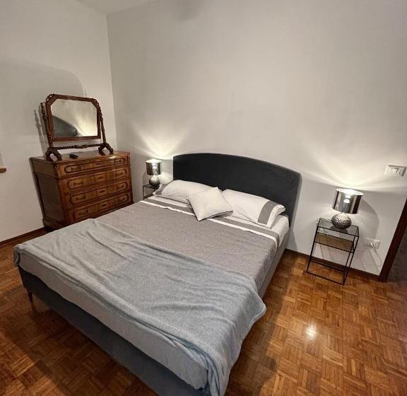 تختخواب و صبحانه La Casa Delle Querce