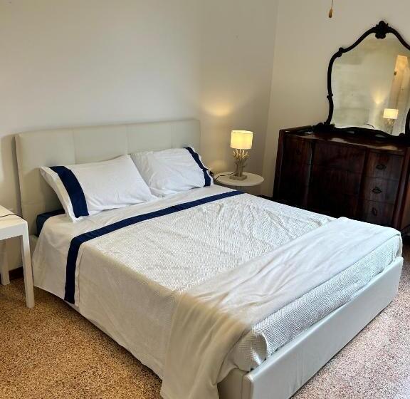 تختخواب و صبحانه La Casa Delle Querce