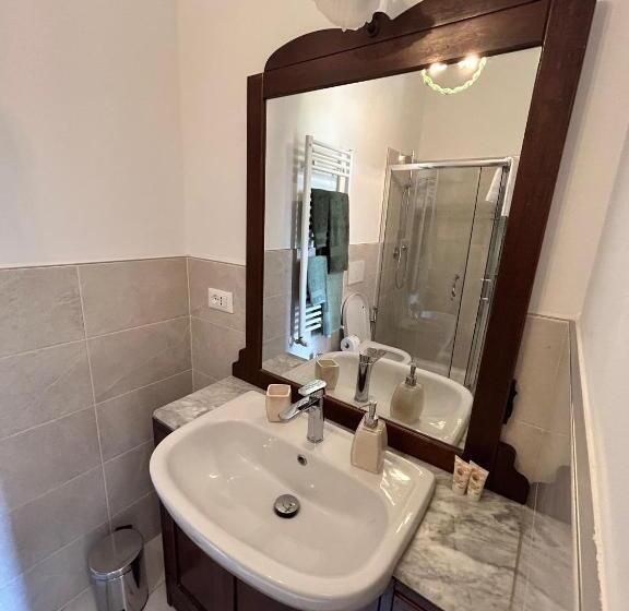 تختخواب و صبحانه La Casa Delle Querce