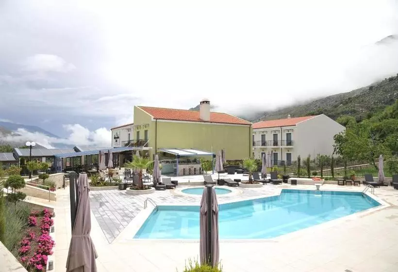 Hotelli Alexander Mountain Resort