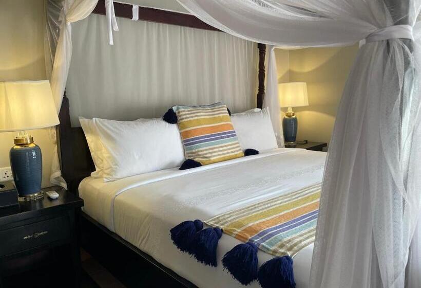 هتل Governor S Residence