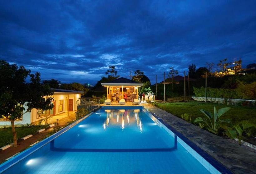 هتل Governor S Residence