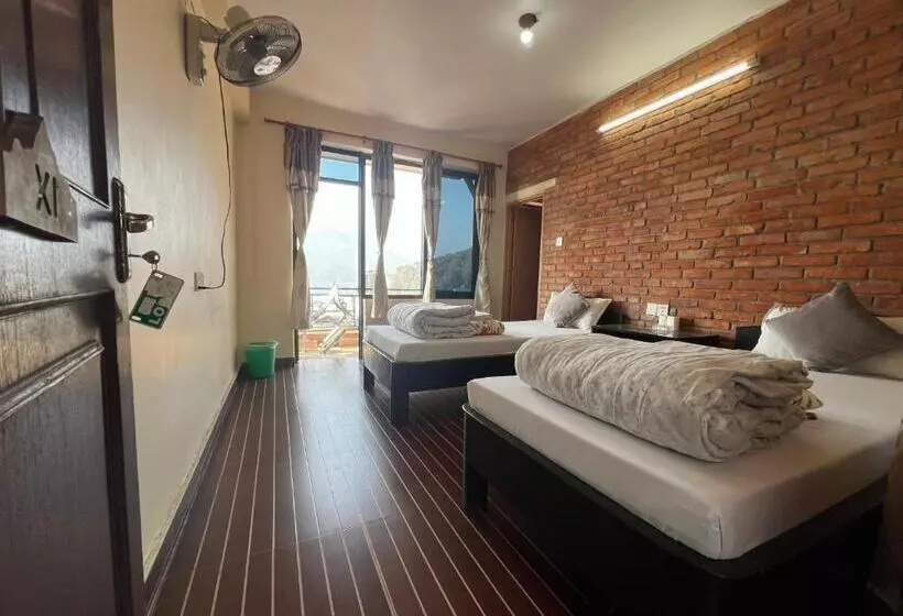 هتل Little Pilgrim Family Lodge