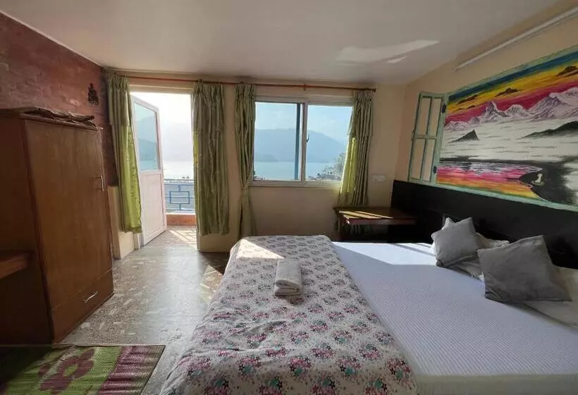هتل Little Pilgrim Family Lodge