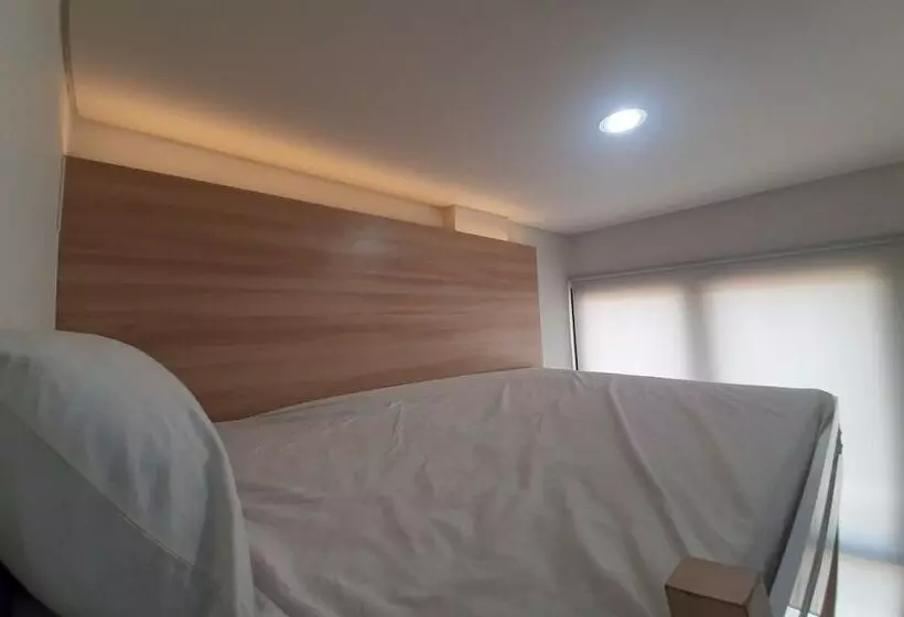 Hotelli Oyo Life 93289 Jelita Residence 2